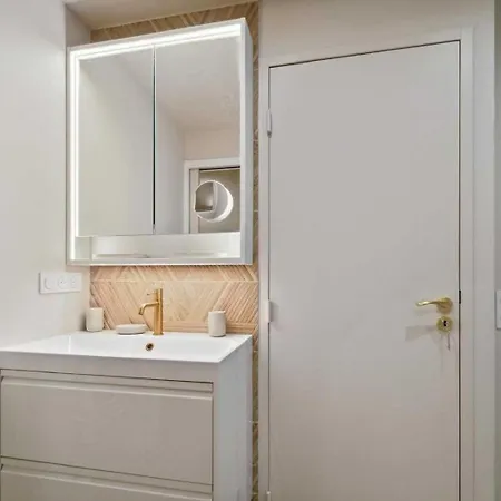 Chic 2br 4p Lices * سان تروبيه