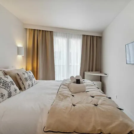 Apartment Chic 2br 4p Lices